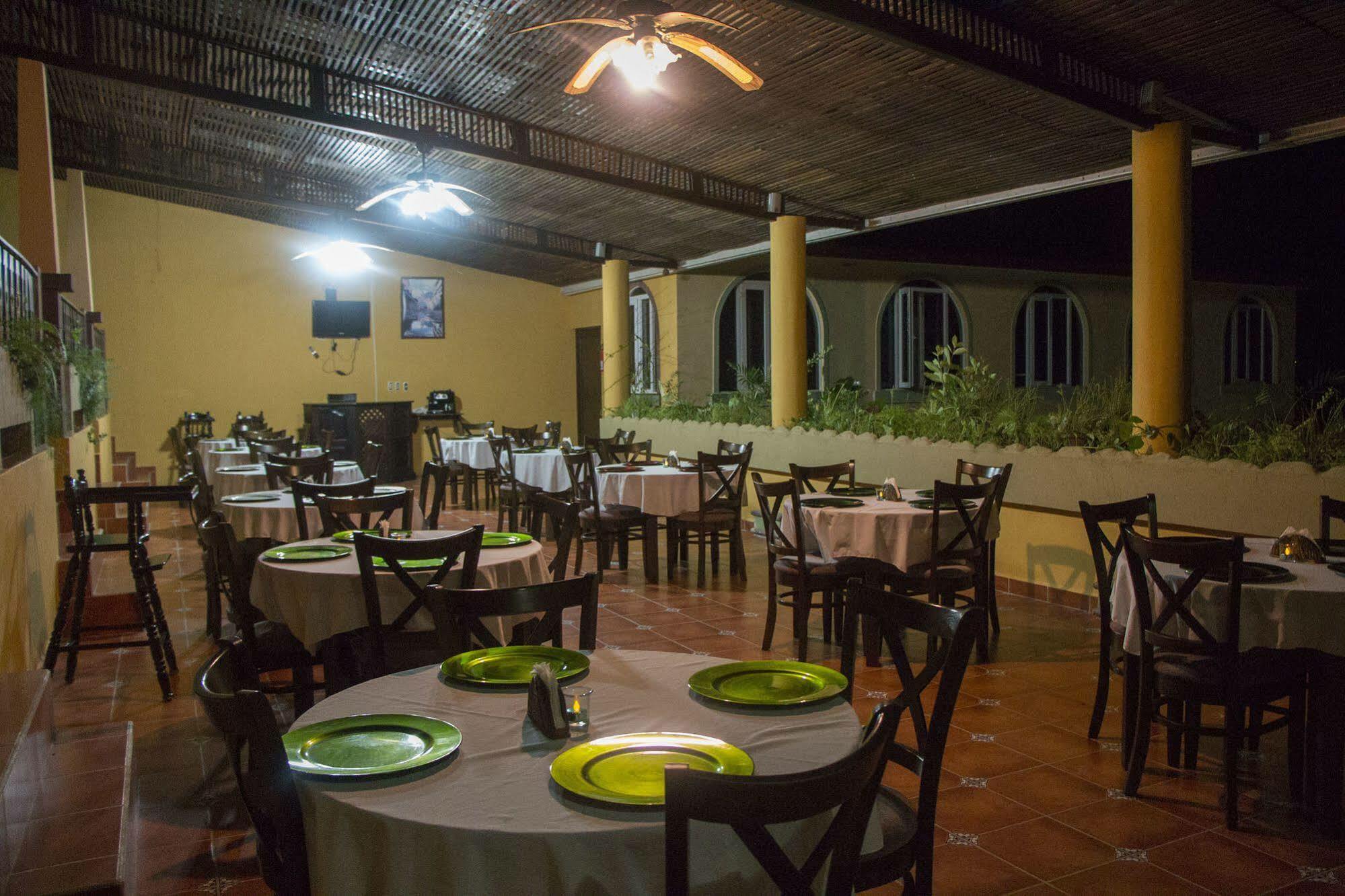 San Roman Hotel Ribiera Del Lago Peten Itza מראה חיצוני תמונה