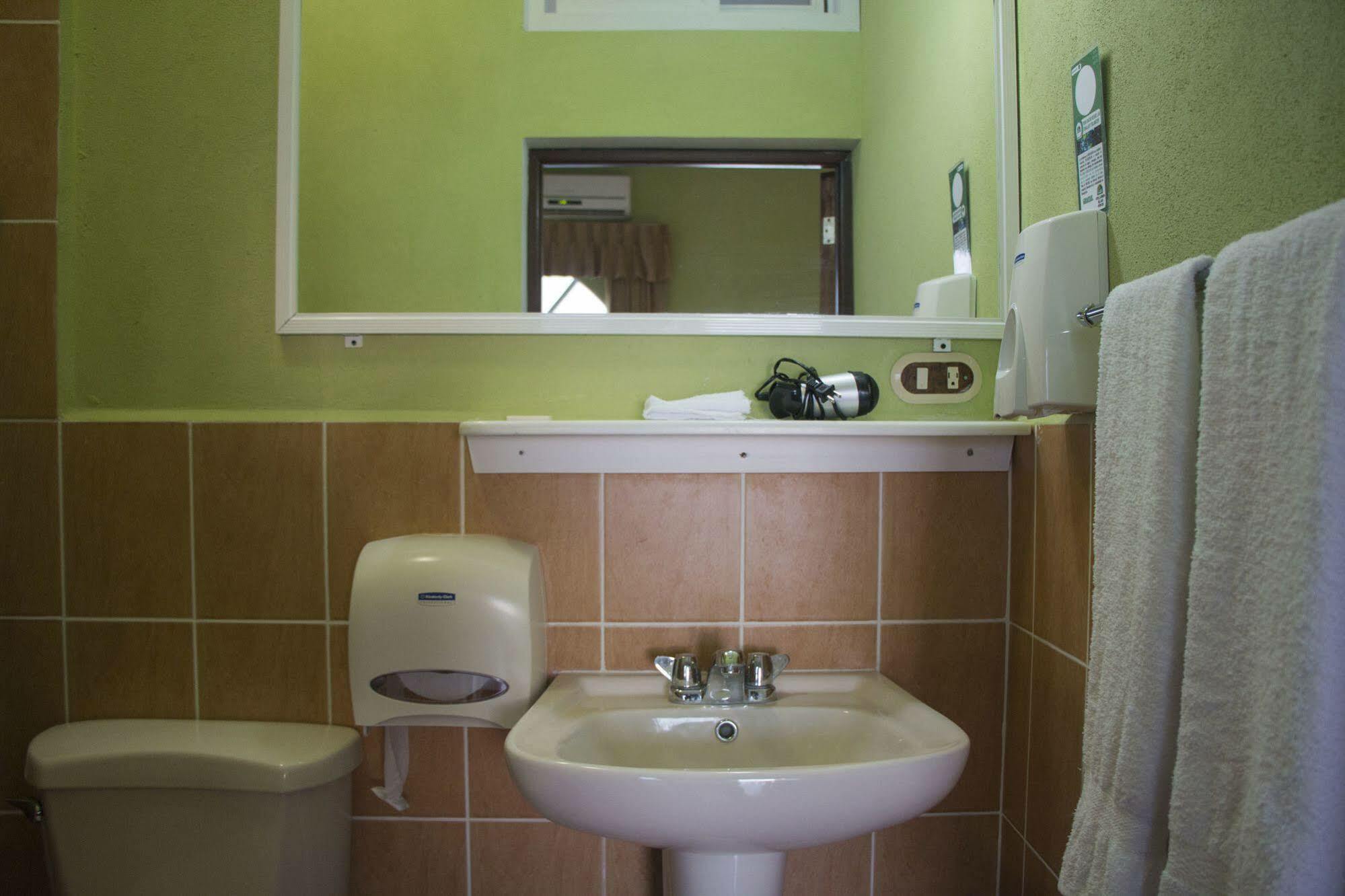 San Roman Hotel Ribiera Del Lago Peten Itza מראה חיצוני תמונה