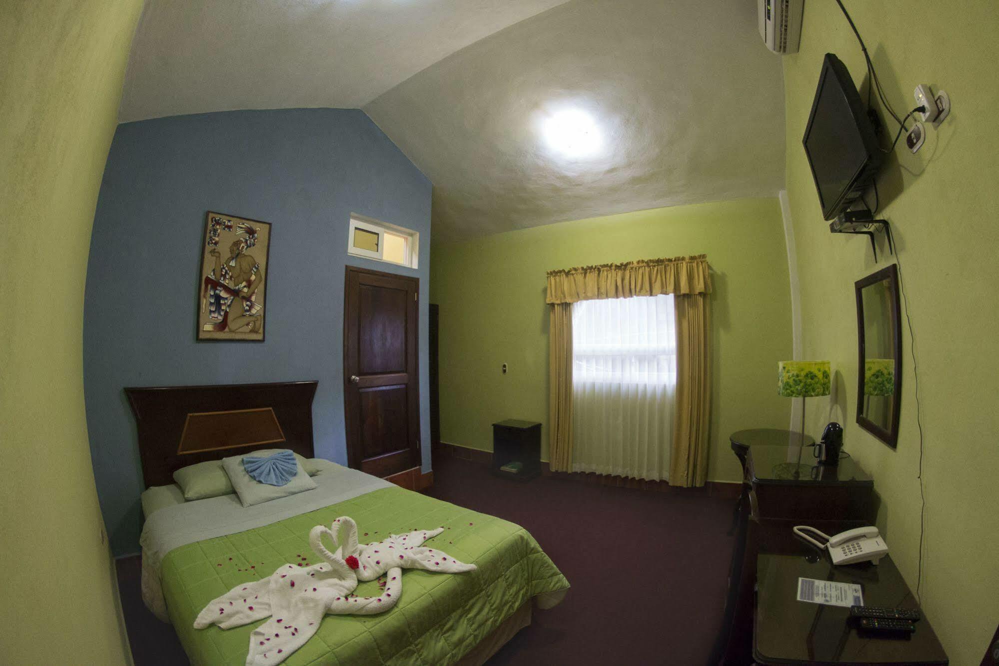 San Roman Hotel Ribiera Del Lago Peten Itza מראה חיצוני תמונה