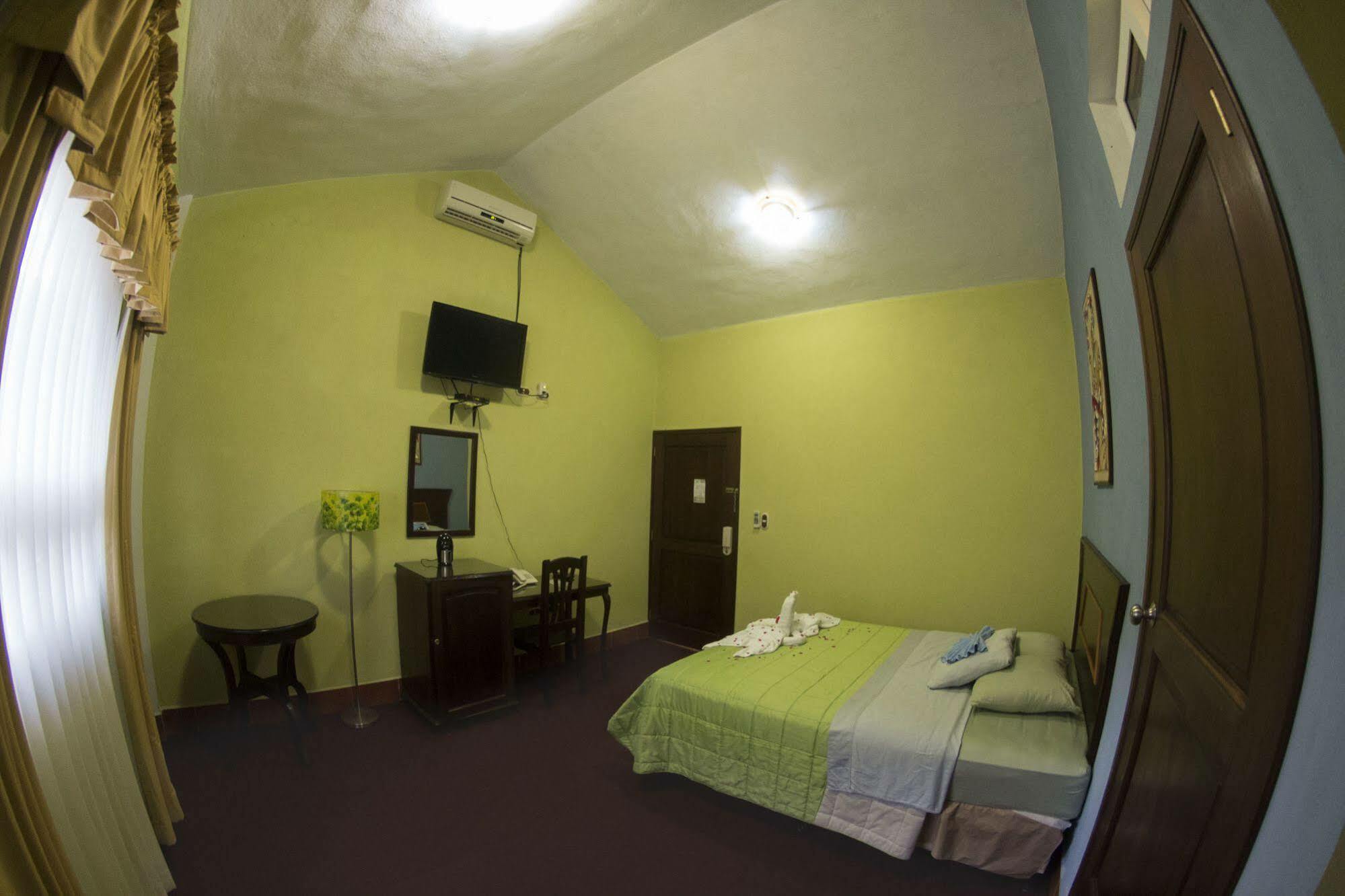 San Roman Hotel Ribiera Del Lago Peten Itza מראה חיצוני תמונה